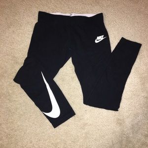 NIKE crop pants- LIKE NEW!